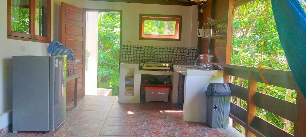 Treetop Guesthouse And Bungalows Sabang  Exterior foto