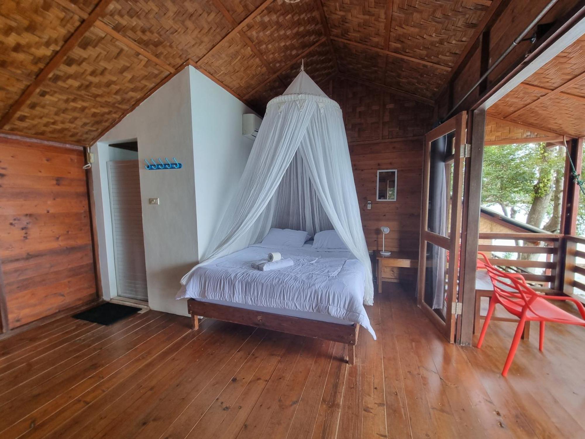 Treetop Guesthouse And Bungalows Sabang  Exterior foto