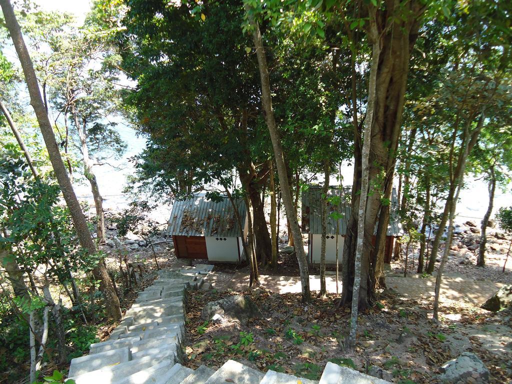 Treetop Guesthouse And Bungalows Sabang  Exterior foto